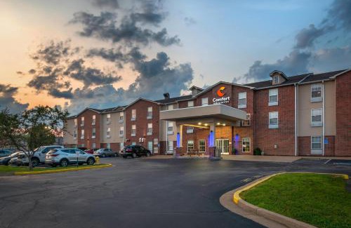 Chesterfield Hotel | Comfort Inn & Suites Chesterfield - St Louis