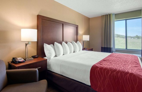 Milford Hotel | Comfort Inn & Suites Cooperstown/Milford