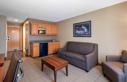 Milford Hotel | Comfort Inn & Suites Cooperstown/Milford