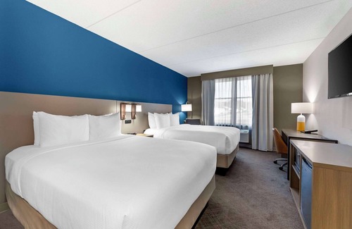 Cuyahoga Falls Hotel | Comfort Inn & Suites Cuyahoga Falls - Akron