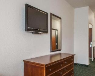Quad Cities Hotel | Comfort Inn & Suites Davenport - Quad Cities