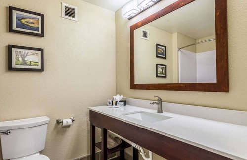 Murlin Heights Hotel | Comfort Inn & Suites Dayton North