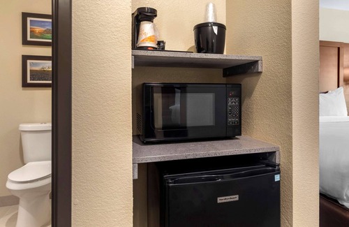Euless Hotel | Comfort Inn & Suites Euless DFW West