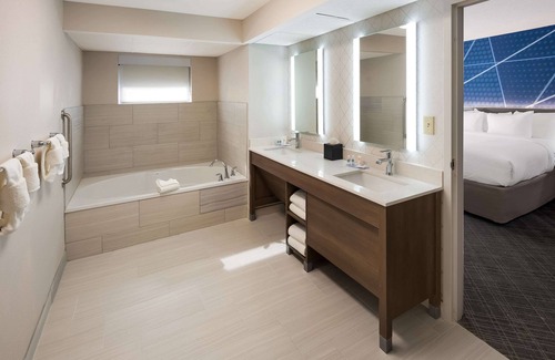 Fishers Hotel | Comfort Inn & Suites Fishers - Indianapolis