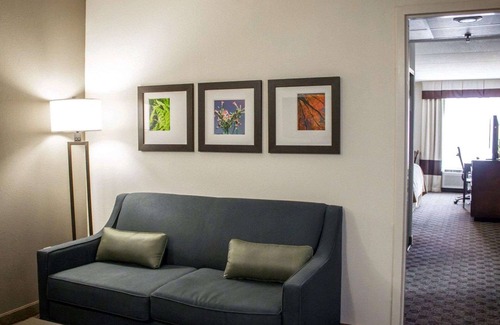 Fuquay-Varina Hotel | Comfort Inn & Suites Fuquay Varina