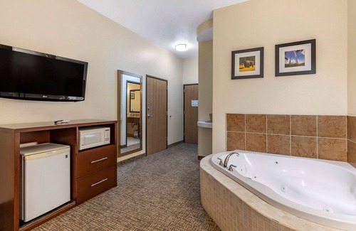 Greenville Hotel | Comfort Inn & Suites Greenville I-70