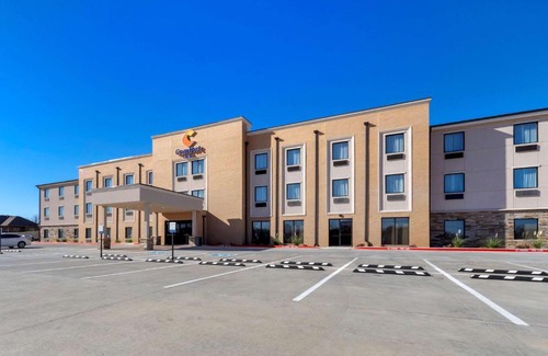 Harrah Hotel | Comfort Inn & Suites Harrah
