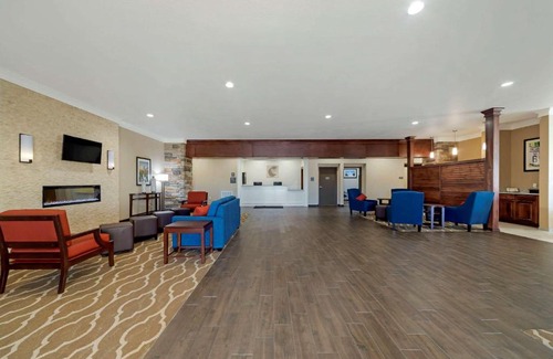 Harrah Hotel | Comfort Inn & Suites Harrah
