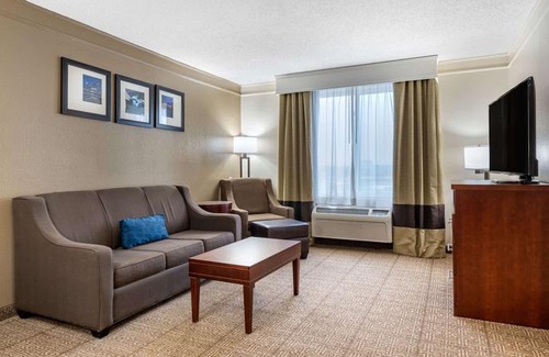 Heath Hotel | Comfort Inn & Suites Heath