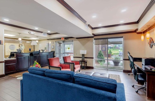 Hillsville Hotel | Comfort Inn & Suites Hillsville I-77