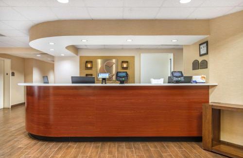Cornelius Hotel | Comfort Inn & Suites Lake Norman