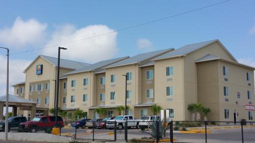 Eagle Pass Hotel | Comfort Inn & Suites Lakeside