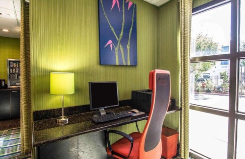 Lantana Hotel | Comfort Inn & Suites Lantana - West Palm Beach South