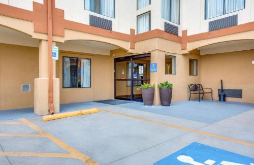 Dallas Hotel | Comfort Inn & Suites Love Field-Dallas Market Center