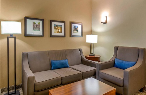 Lynchburg Hotel | Comfort Inn & Suites Lynchburg Airport - University Area