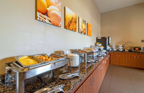 Mandan Hotel | Comfort Inn & Suites Mandan - Bismarck
