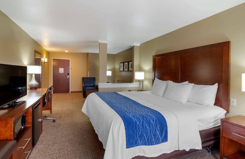 Mandan Hotel | Comfort Inn & Suites Mandan - Bismarck
