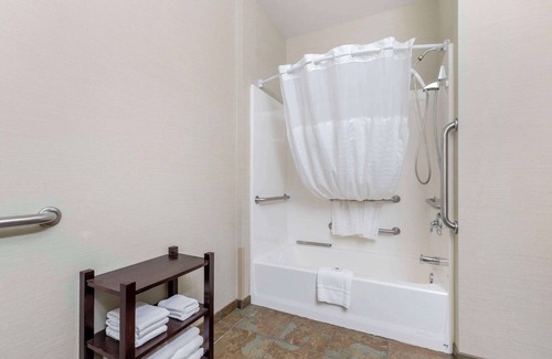 Mitchell Hotel | Comfort Inn & Suites Mitchell I-90