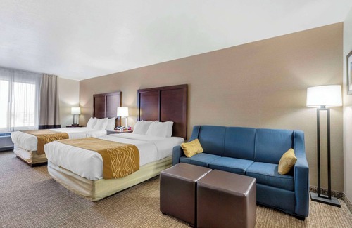 Mitchell Hotel | Comfort Inn & Suites Mitchell I-90