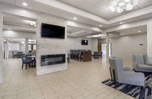 Mundelein Hotel | Comfort Inn & Suites Mundelein-Vernon Hills