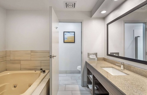 Mundelein Hotel | Comfort Inn & Suites Mundelein-Vernon Hills