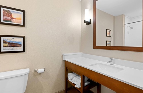 Munising Hotel | Comfort Inn & Suites Munising-Lakefront