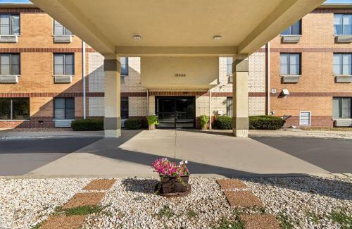 Tinley Park Hotel | Comfort Inn & Suites near Tinley Park Amphitheater