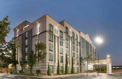 Kenner - Louis Armstrong International Airport Hotel | Comfort Inn & Suites New Orleans Airport North