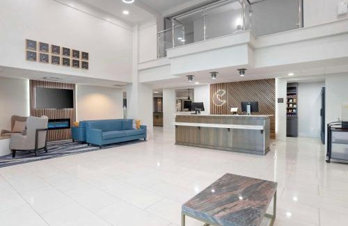 Kenner - Louis Armstrong International Airport Hotel | Comfort Inn & Suites New Orleans Airport North