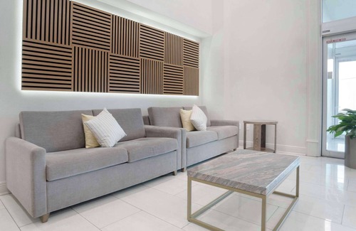 Kenner - Louis Armstrong International Airport Hotel | Comfort Inn & Suites New Orleans Airport North