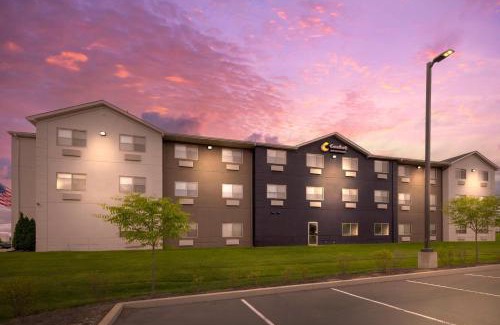 Greenfield Hotel | Comfort Inn & Suites North Greenfield