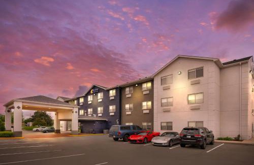 Greenfield Hotel | Comfort Inn & Suites North Greenfield