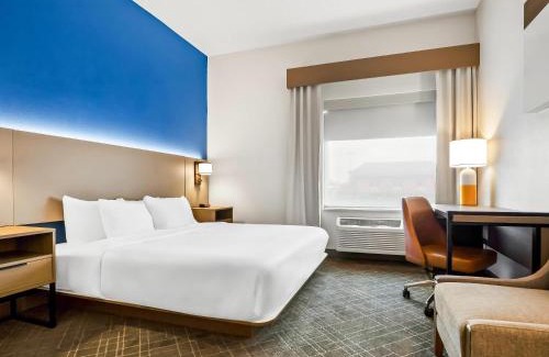 O'Fallon Hotel | Comfort Inn & Suites O'Fallon - St Louis Area