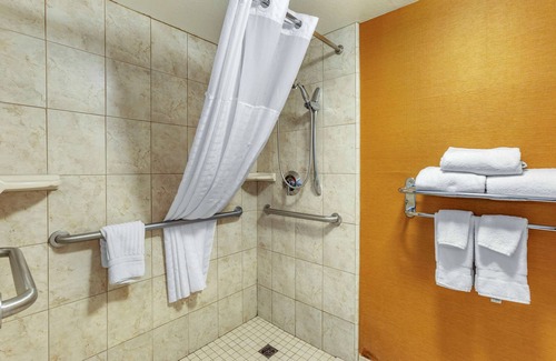 Deer Valley Hotel | Comfort Inn & Suites Phoenix North/Deer Valley