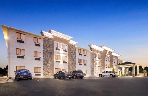 Pueblo Hotel | Comfort Inn & Suites Pueblo