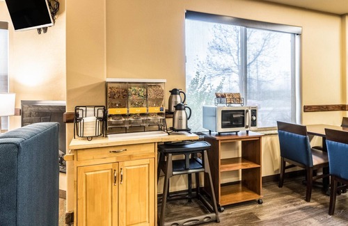 Glenwood Springs Hotel | Comfort Inn & Suites Rifle