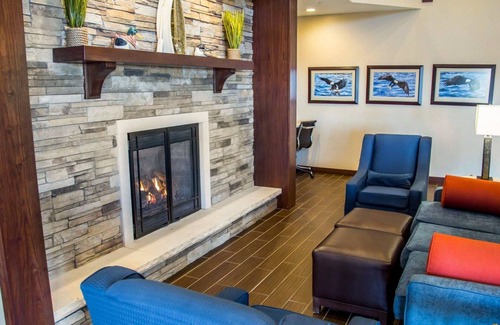 Le Claire Hotel | Comfort Inn & Suites Riverview near Davenport and I-80