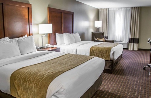 Le Claire Hotel | Comfort Inn & Suites Riverview near Davenport and I-80
