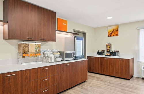 South Salt Lake Hotel | Comfort Inn & Suites Salt Lake City I-80 I-15 Downtown