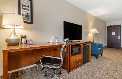 South Hill Hotel | Comfort Inn & Suites South Hill I-85