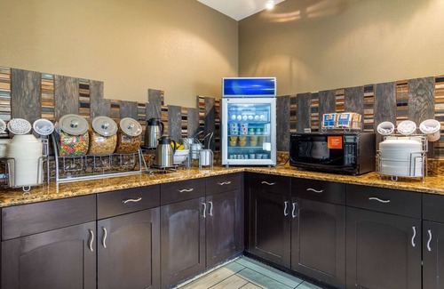 Sterling Hotel | Comfort Inn & Suites Sterling