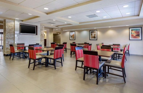 Clodine Hotel | Comfort Inn & Suites SW Houston Sugarland