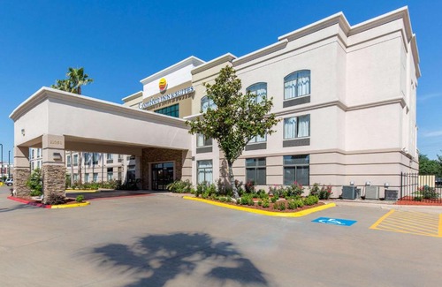 Clodine Hotel | Comfort Inn & Suites SW Houston Sugarland