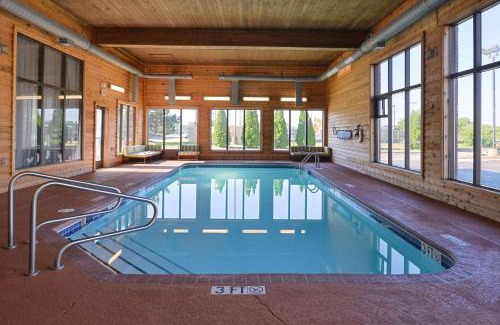 Bedford Hotel | Comfort Inn & Suites Toledo North