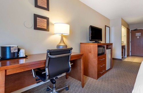 Black River Falls Hotel | Comfort Inn & Suites Black River Falls I-94