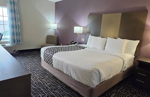 Claremore Hotel | Comfort Inn & Suites