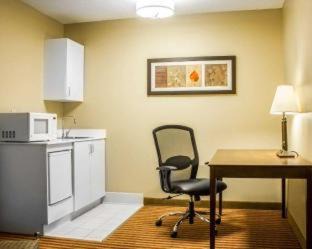 Rogers Hotel | Comfort Inn & Suites