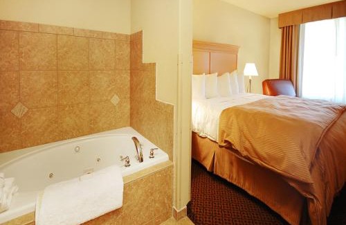Glenwood Springs Hotel | Comfort Inn & Suites Glenwood Springs On The River