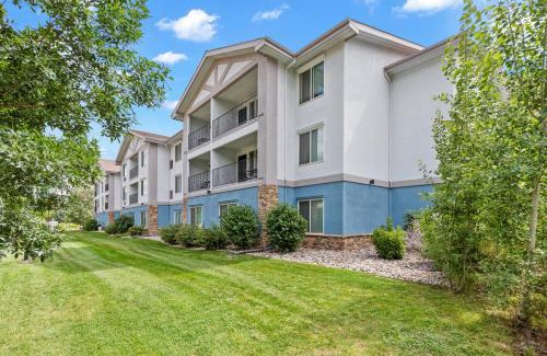 Glenwood Springs Hotel | Comfort Inn & Suites Glenwood Springs On The River