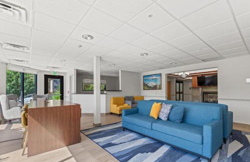 Glenwood Springs Hotel | Comfort Inn & Suites Glenwood Springs On The River